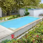 Retreat By Reframe In Πανσιόν 3*