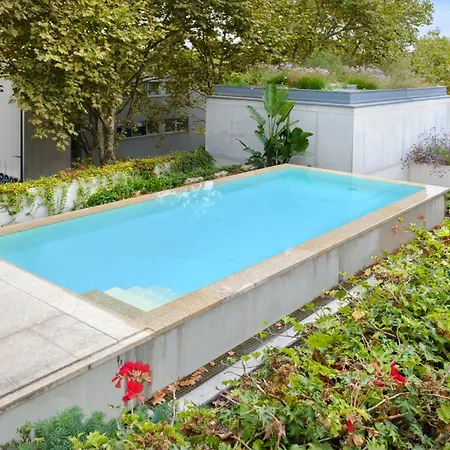 Retreat By Reframe In Πανσιόν 3*